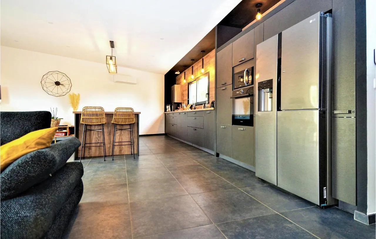 3 Bedroom Amazing Home In Montfavet Avignon